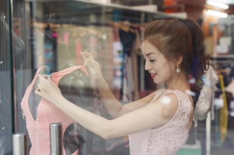 Shop With A Stylist