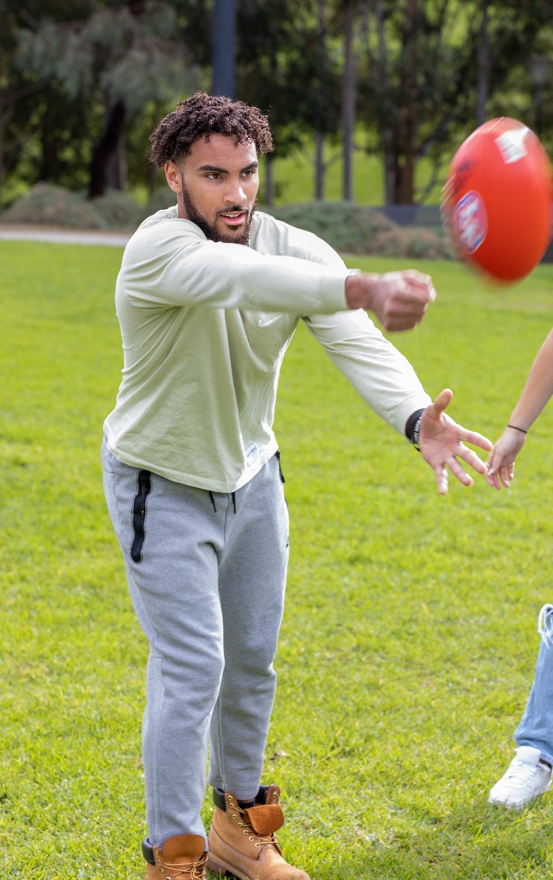 Discover Aussie Rules: Melbourne's Football Experience