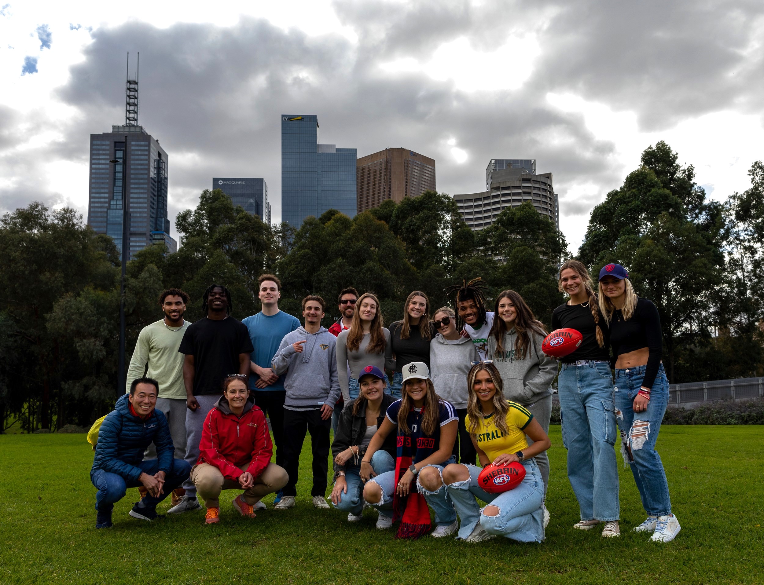 Discover Aussie Rules: Melbourne's Football Experience