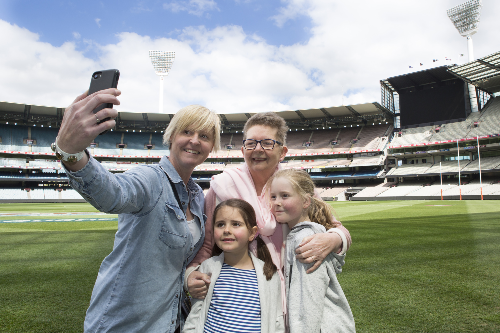 Melbourne Sports Lovers 3/4 day Tour with Melbourne Cricket Ground and Australian Sports Museum