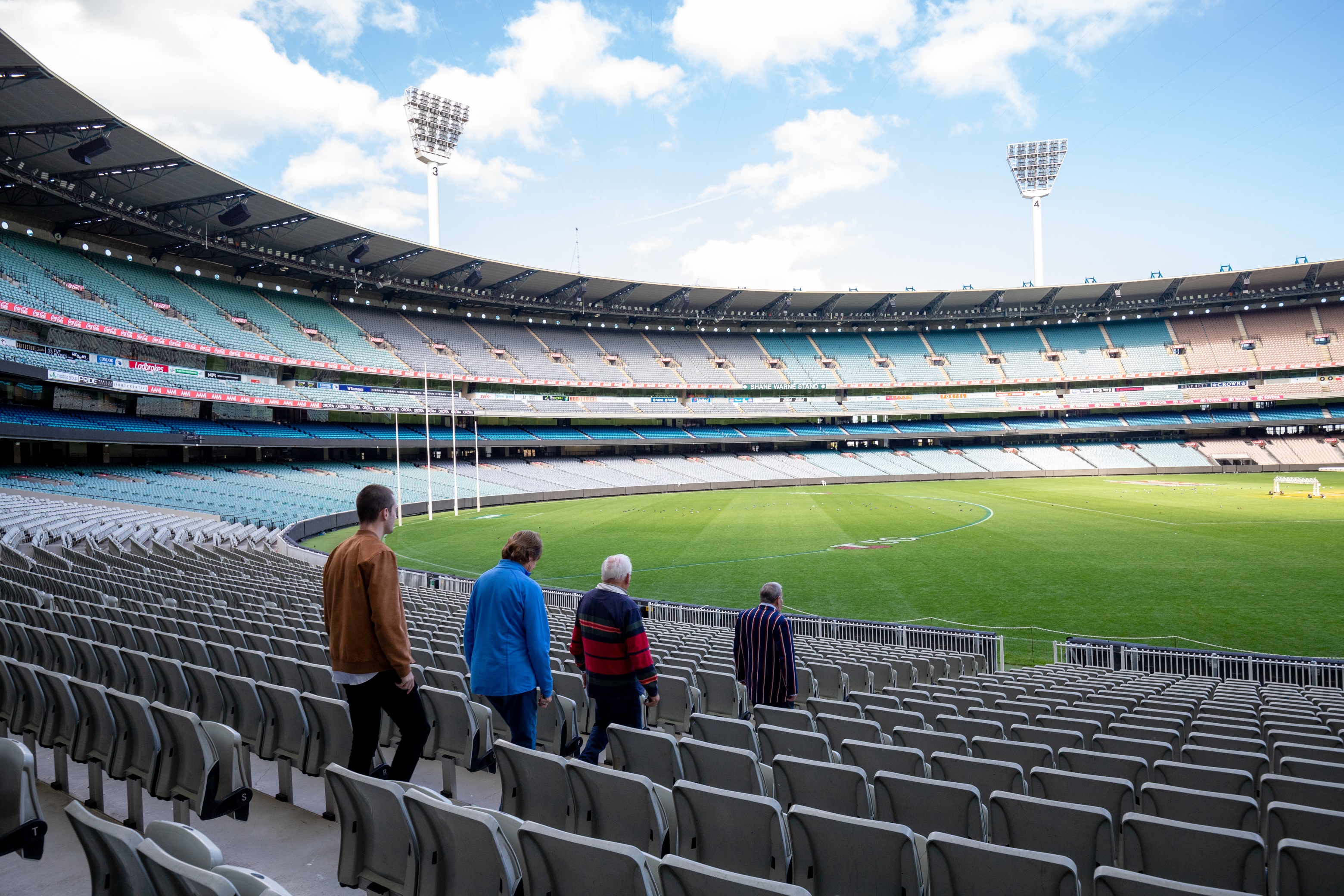 Discover Aussie Rules: Melbourne's Football Experience