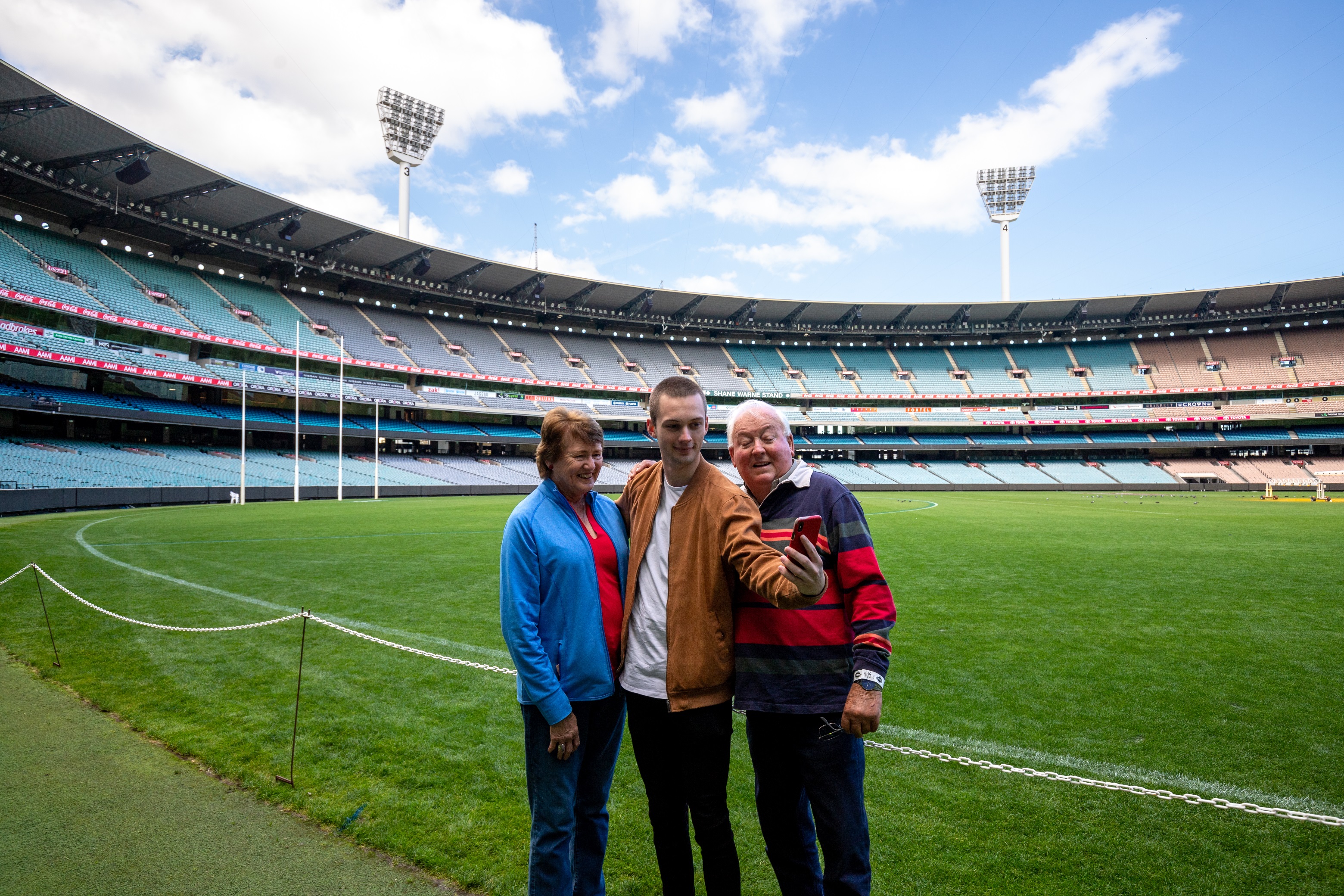 Discover Aussie Rules: Melbourne's Football Experience