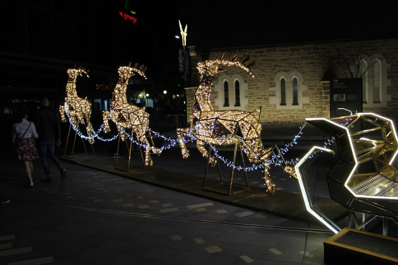 Lanes & Lights Christmas lights tour for families with younger kids