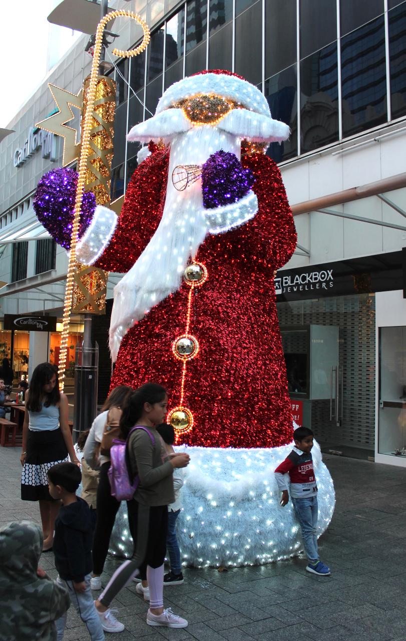 Lanes & Lights Christmas lights tour for families with younger kids