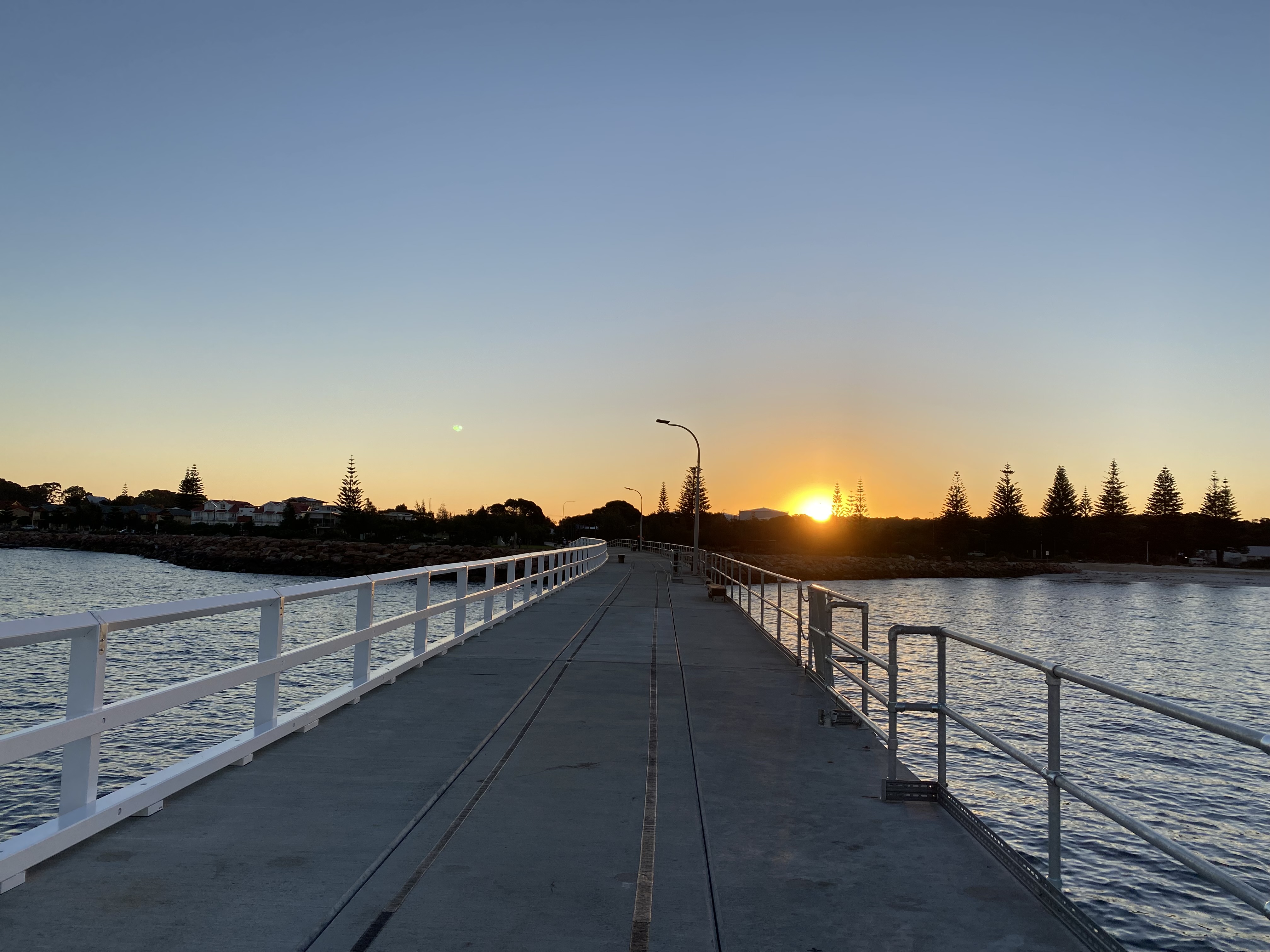 A Esperance Pink Lake Hillier 4-Day Tour with Helicopter Flight
