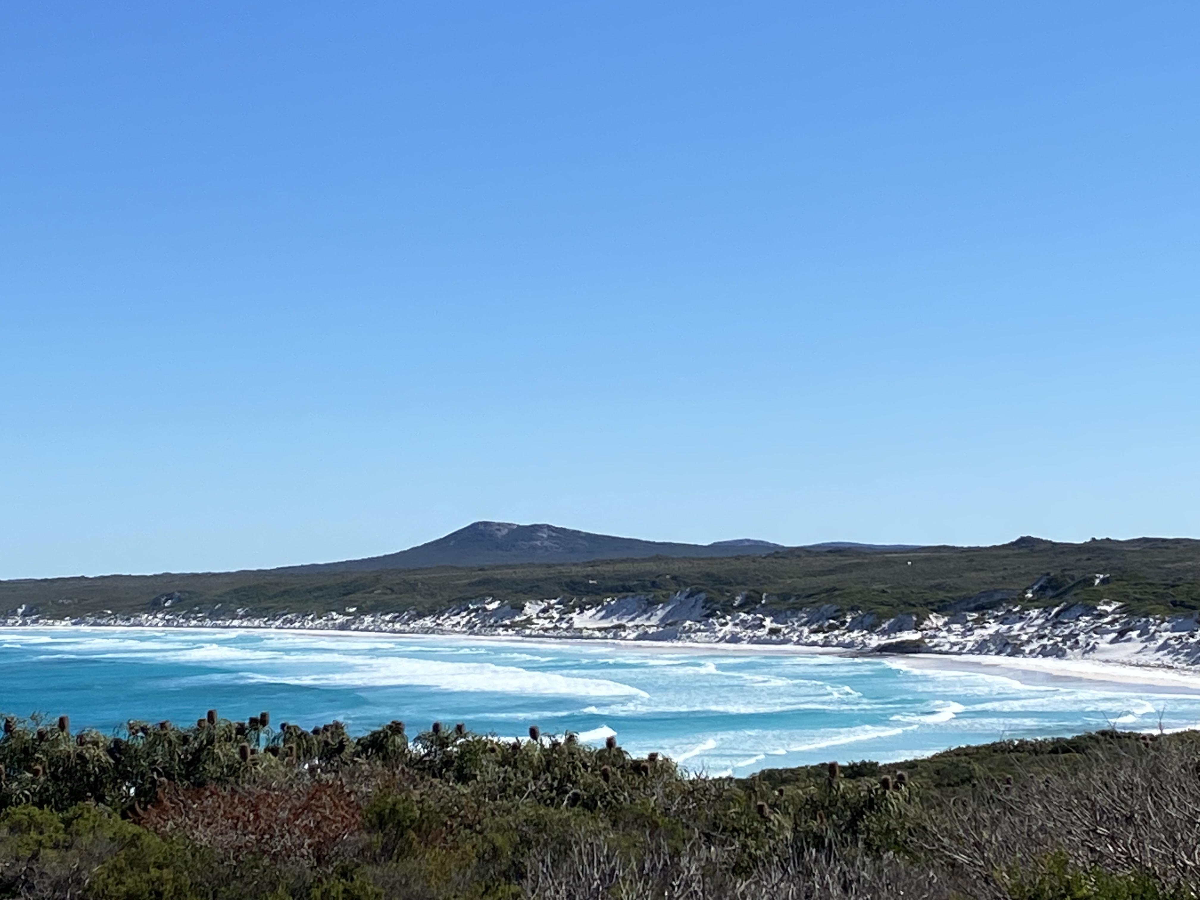 A Esperance Pink Lake Hillier 4-Day Tour with Helicopter Flight