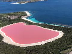 A Esperance Pink Lake Hillier 4-Day Tour with Helicopter Flight 