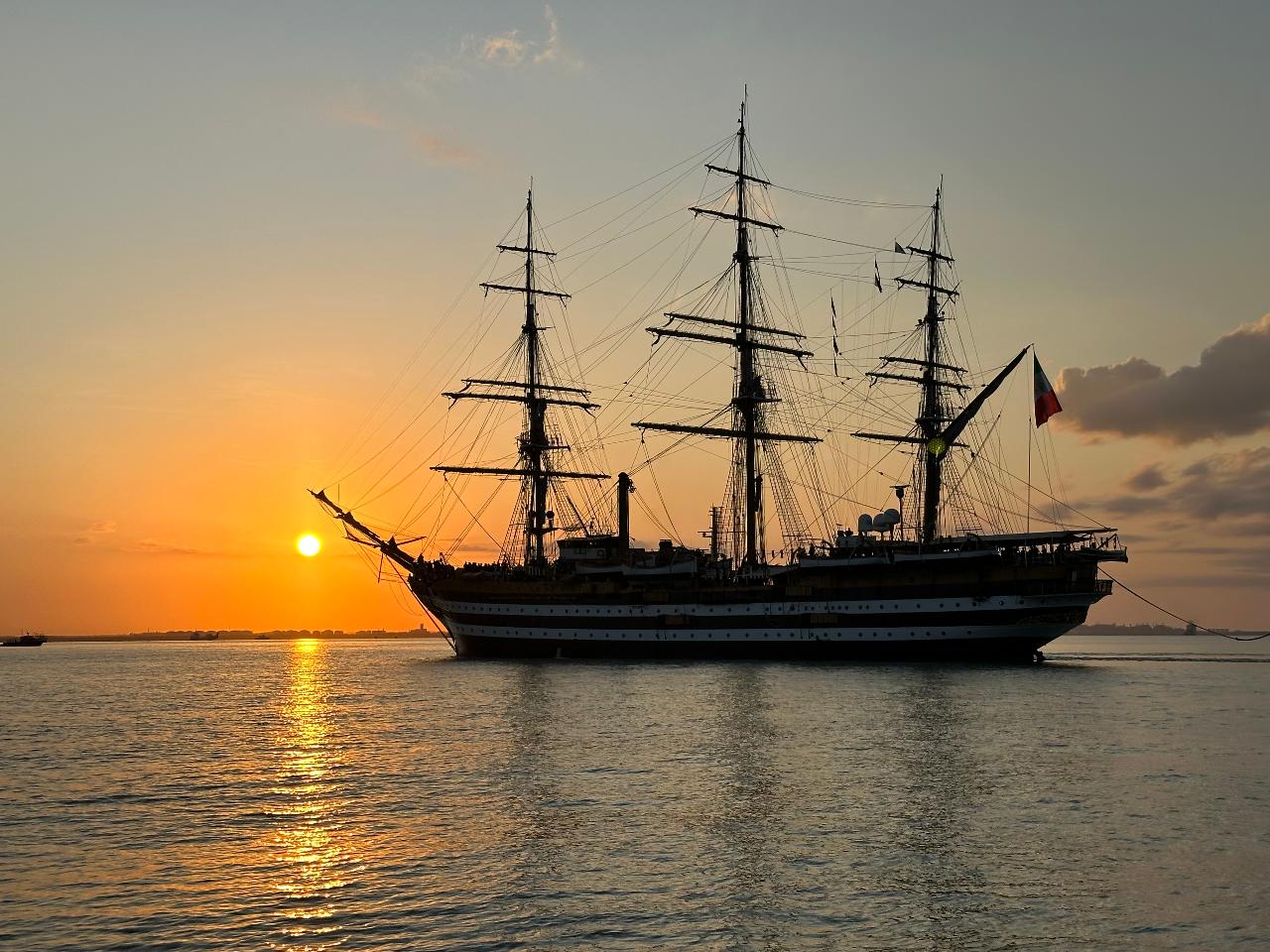 Amerigo Vespucci Darwin Sunset Fish 'n Chips Farewell