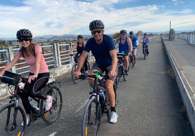 Tākaro Trails - Cycle Tours Hawke's Bay: Napier Pubs and Wineries Midday Ride with Shuttle to Taradale - Photo 4
