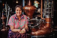 5-Hour Distilleries Tour with Outback Gourmet Meal & Sightseeing