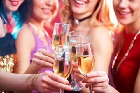 SHOPPING AND BUBBLES TOUR