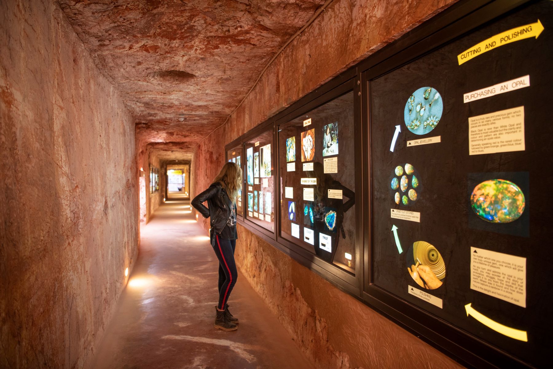 7-Day Adelaide to Uluru Tour from Adelaide: Flinders Ranges NP, William Creek, Coober Pedy and Watarrka/Kings Canyon**National Park Entrance and Meals Mentioned Included**