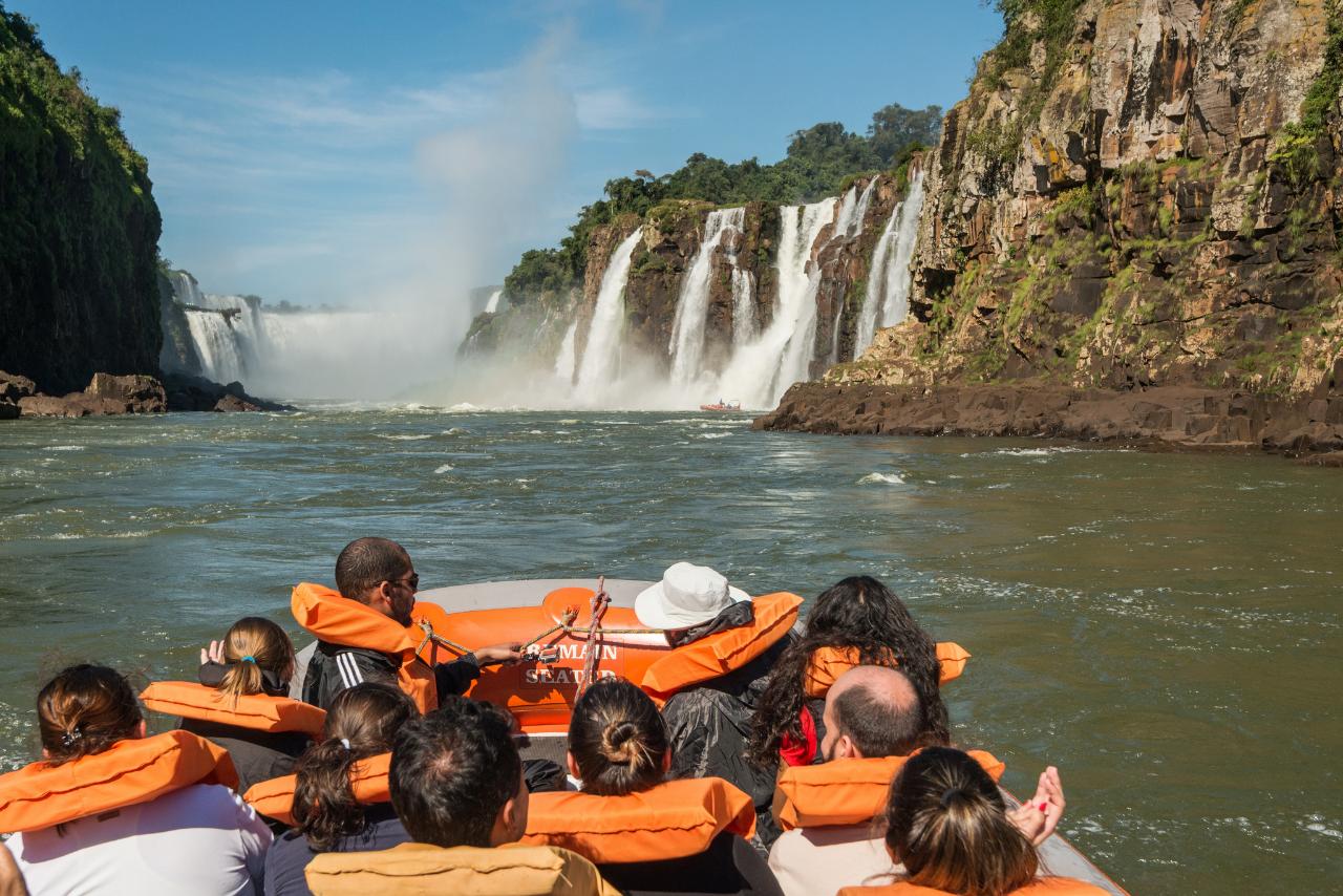 Iguassu - Brazilian Side of the Falls + Boat Tour "Macuco Safari" (From Argentina)