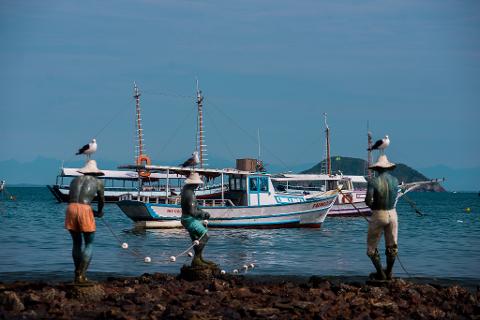 3725d51b6dba412aad9c05f90ad3125d10_Monumento_dos_Tres_Pescadores