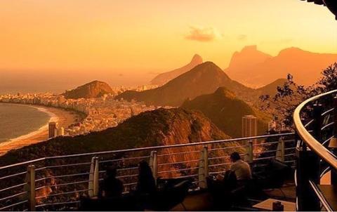 Sugar Loaf with Quick Access and Lunch at the Classic Urca Restaurant