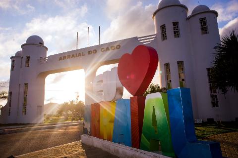 857d1b518e874b4f9b2bab1d615136ee03_P__rtico_Arraial_do_Cabo_2