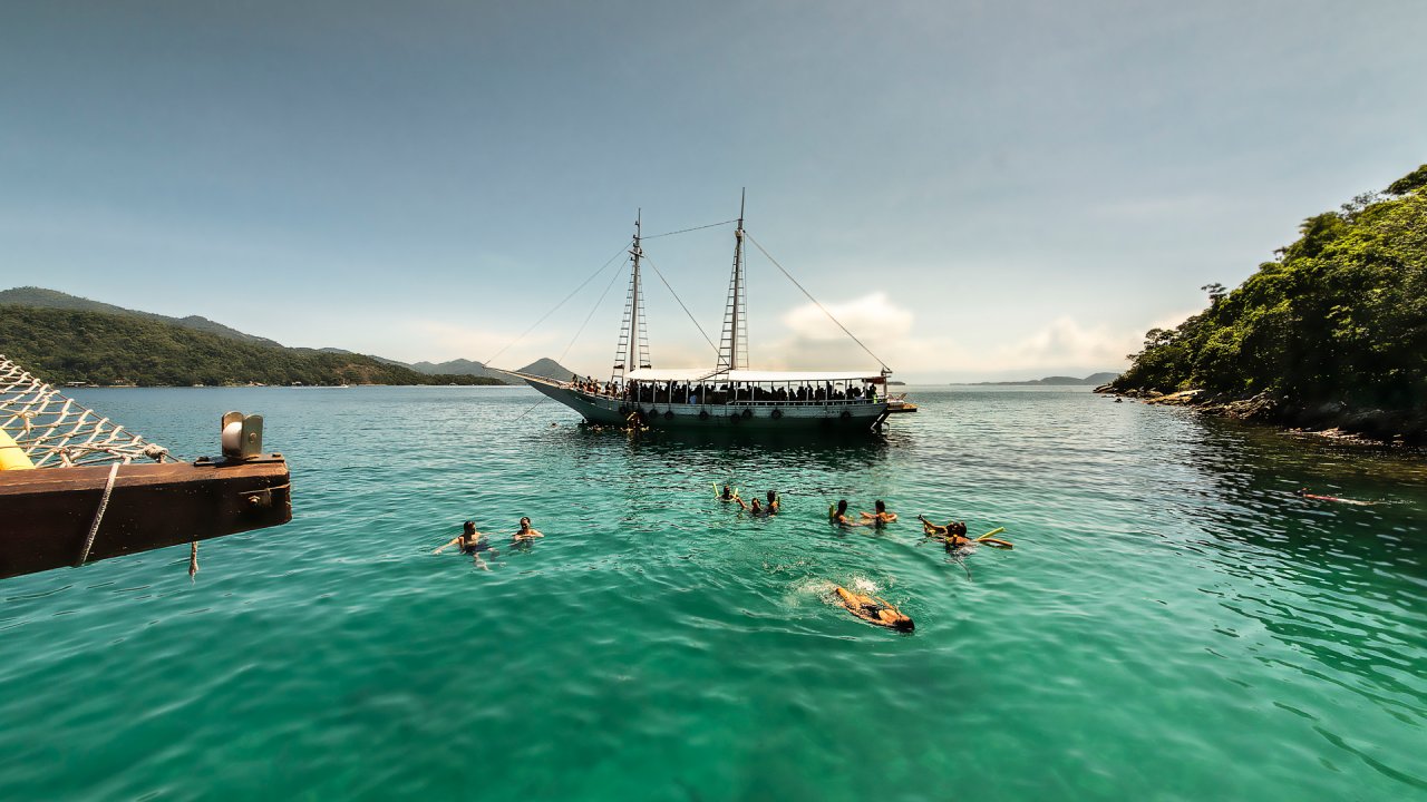 Ilha Grande and Angra dos Reis with Boat Tour and Lunch