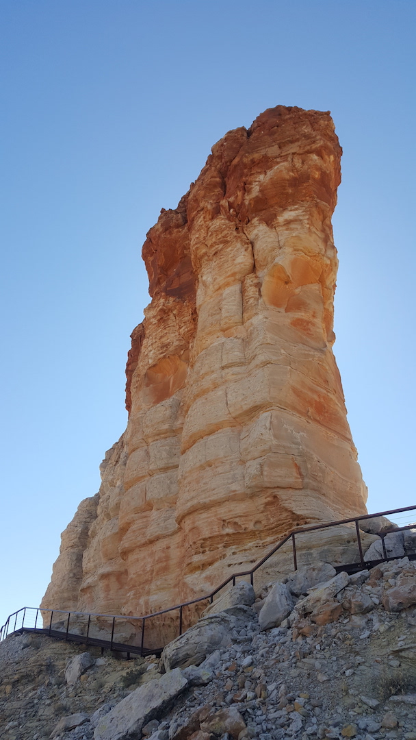 Chambers Pillar and Rainbow Valley VIP Tour