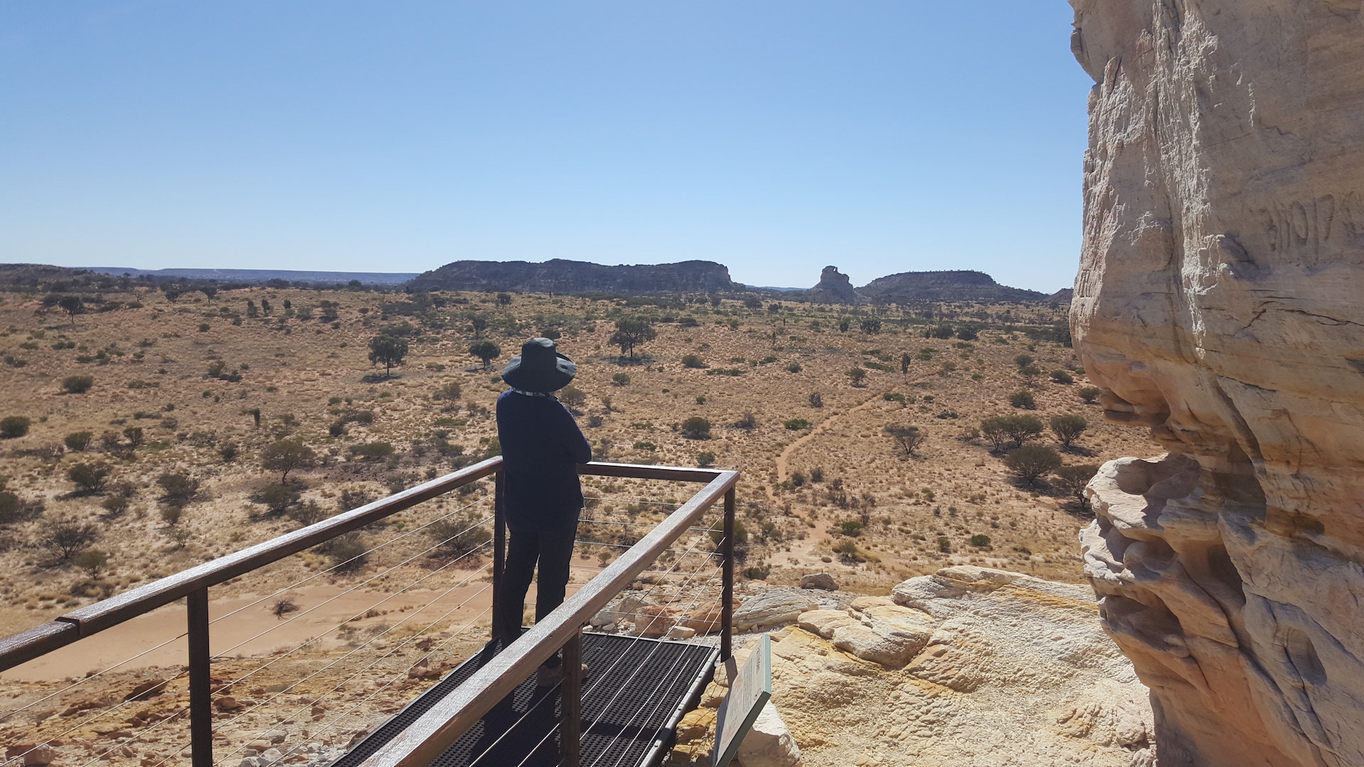 Chambers Pillar and Rainbow Valley VIP Tour