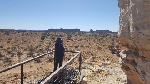 Chambers Pillar and Rainbow Valley VIP Tour