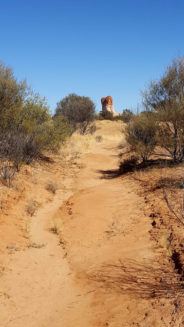 Chambers Pillar and Rainbow Valley VIP Tour