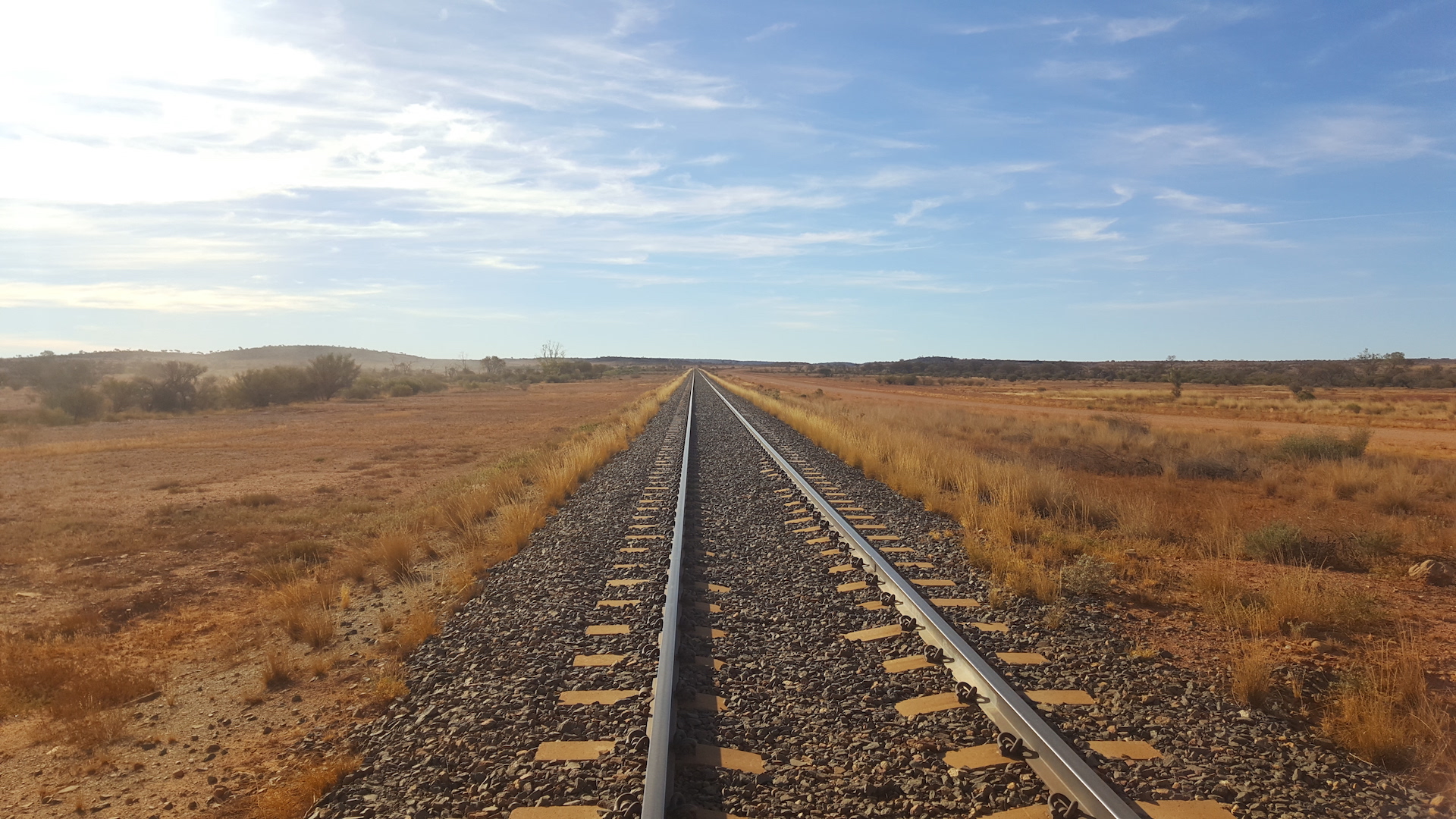 Chambers Pillar and Rainbow Valley VIP Tour