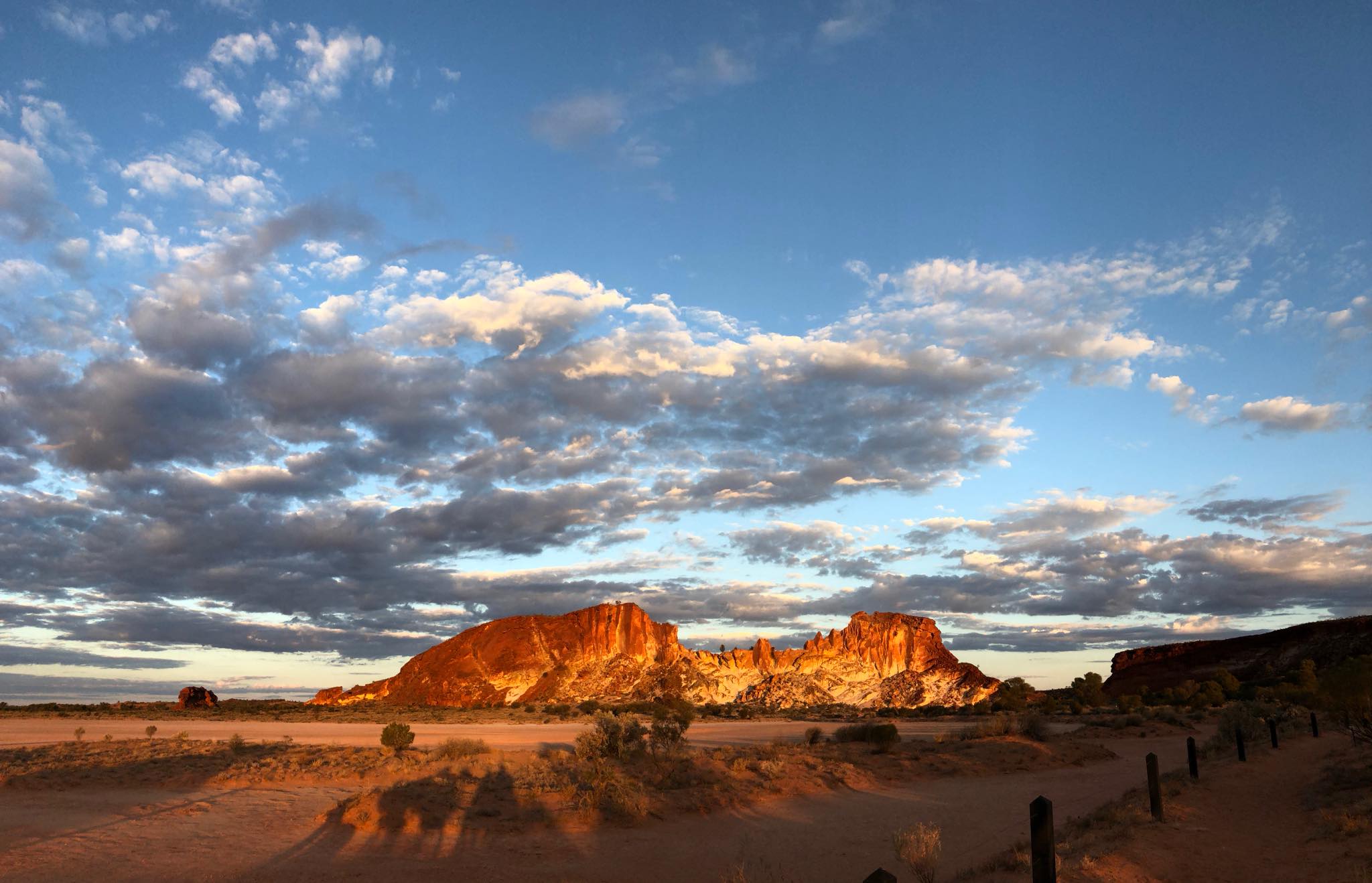 Chambers Pillar and Rainbow Valley 1 Day 4WD Tour