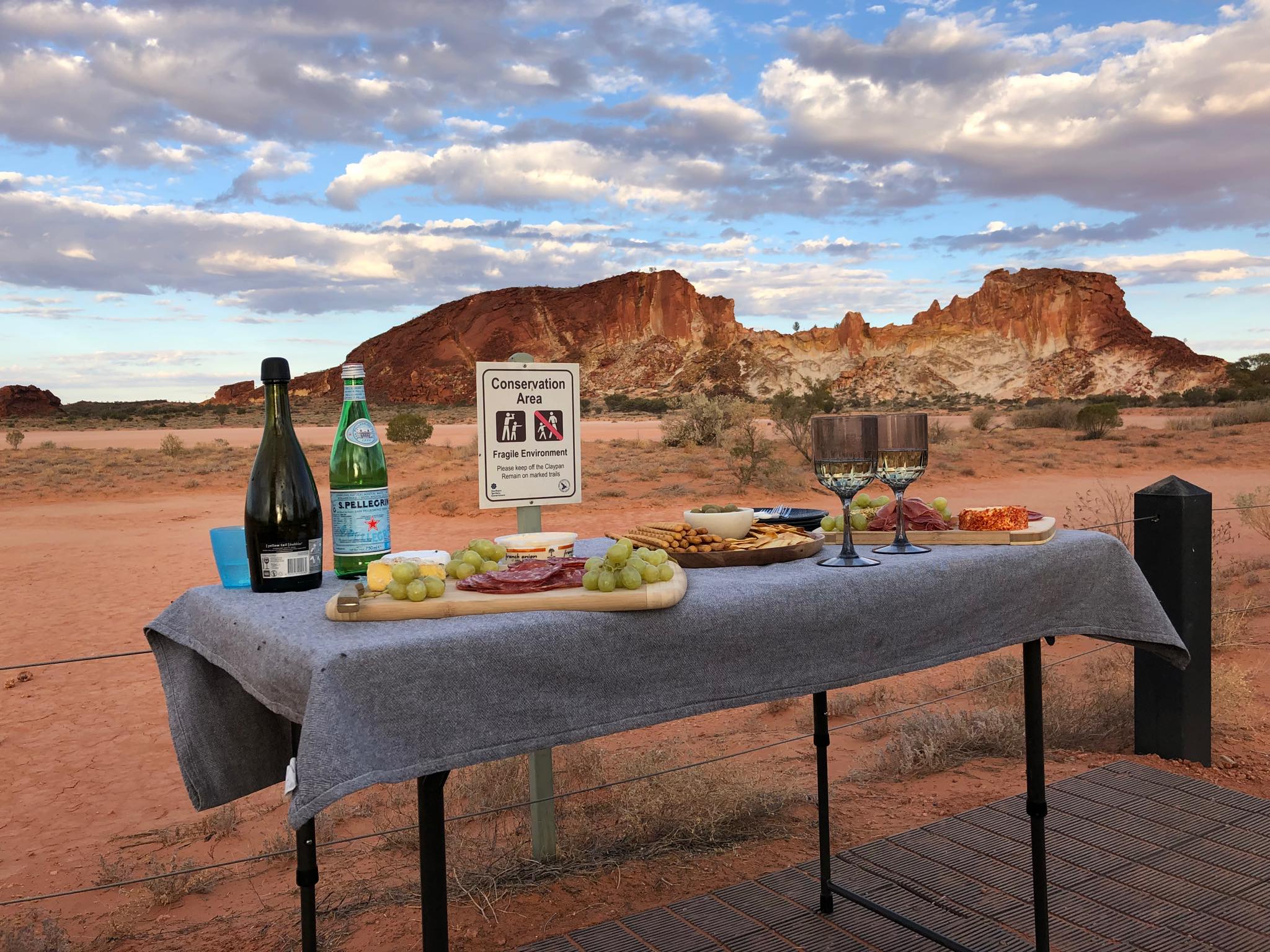 Chambers Pillar and Rainbow Valley 1 Day 4WD Tour