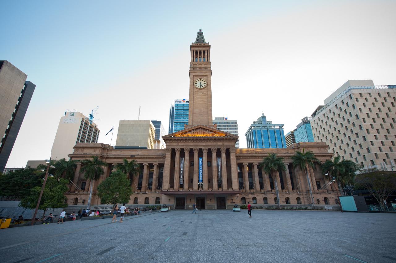 tours of brisbane city hall