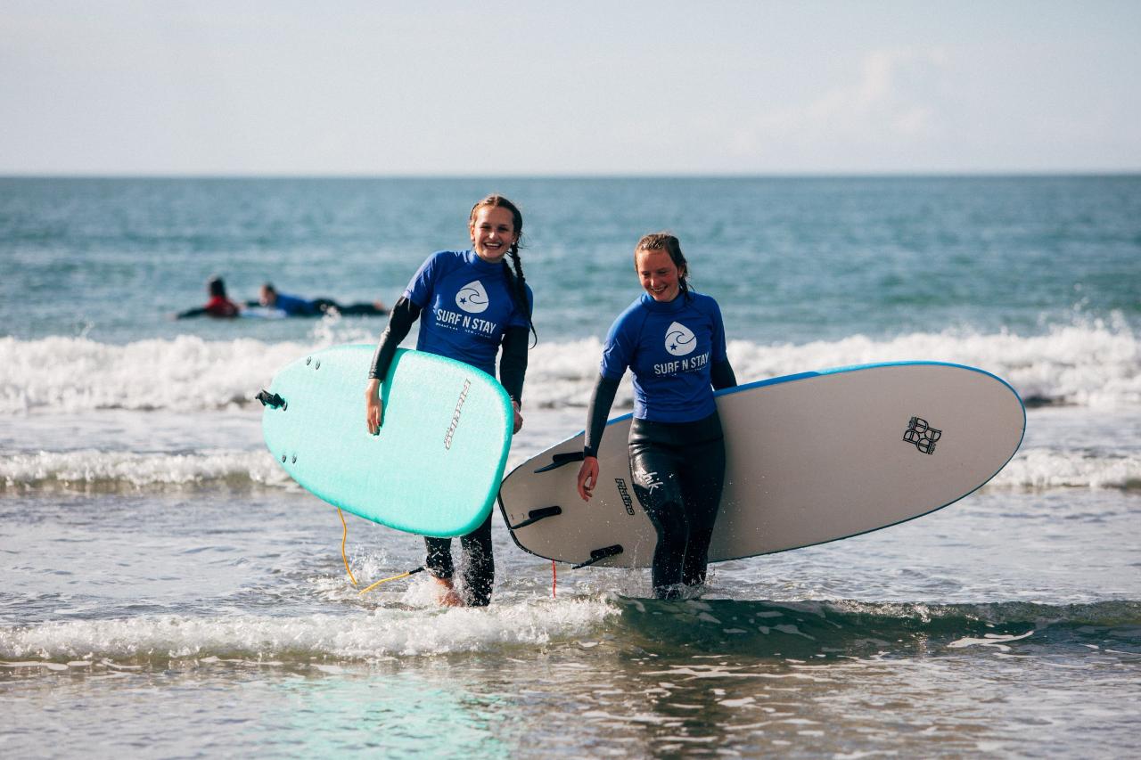 BEST VALUE: GROUP SURF LESSON