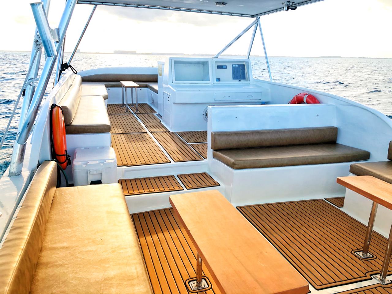 Private Power Catamaran 40ft 4 hours up to 20 PAX