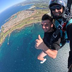 Skydive Sydney over the beach up to 15,000 feet