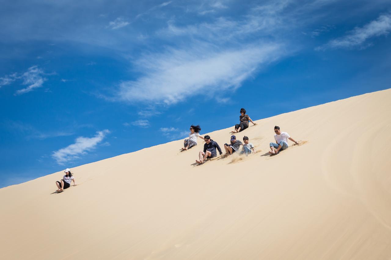 Sandboarding In Port Stephens Stockton Beach Dunes