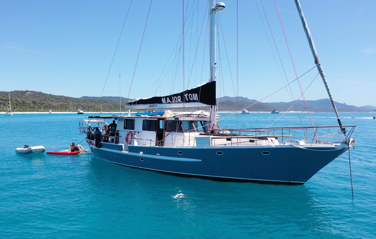 Major Tom - Full Day Cruise -Sailing, Snorkeling, Lunch & Beach