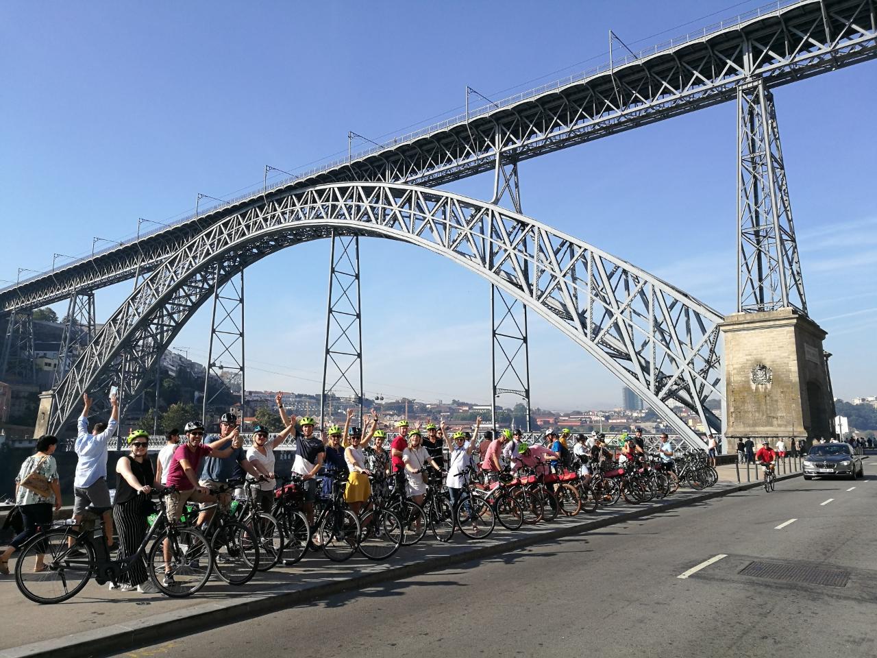 Electric Bike Tour Porto with history