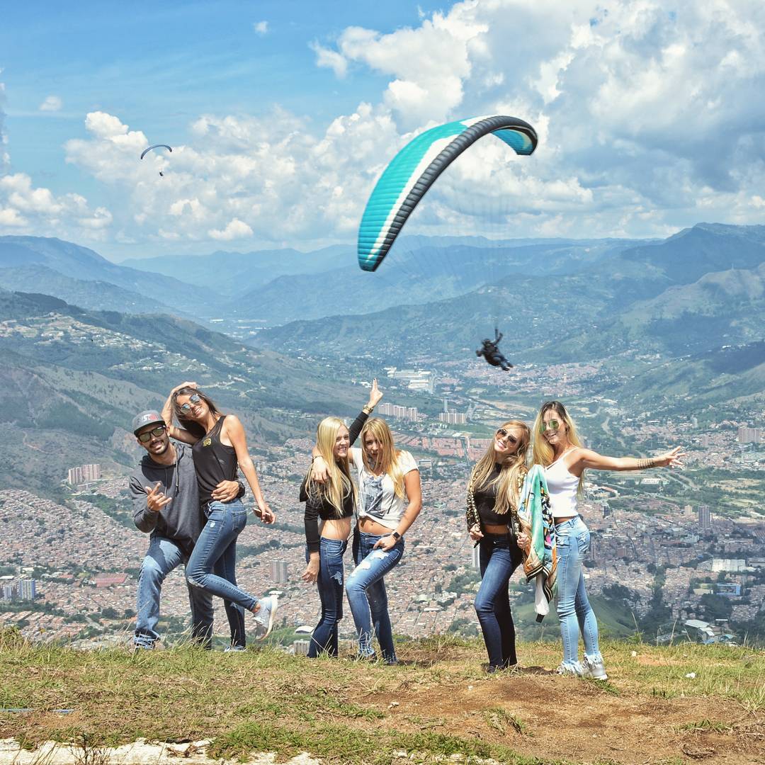 Paragliding: Flying over Medellin