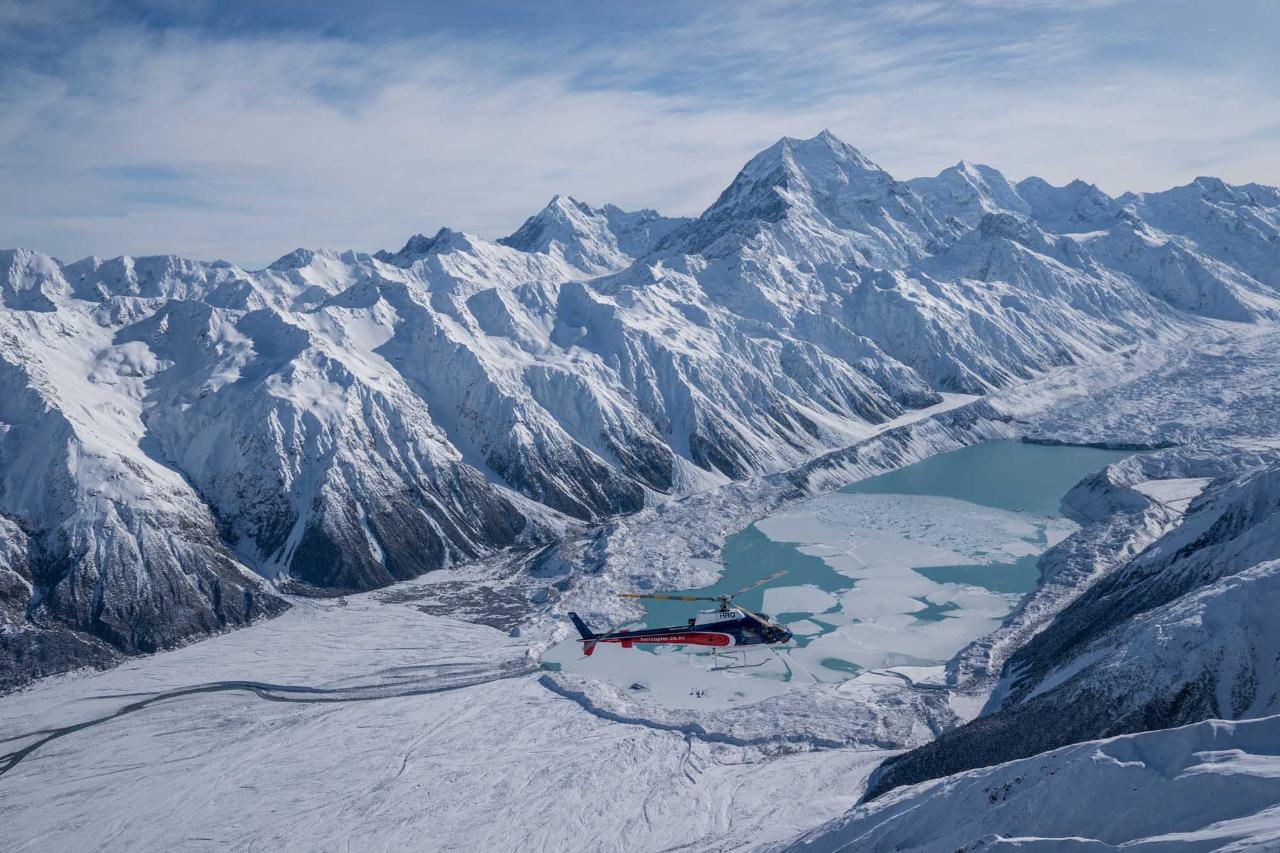 Aoraki/Mount Cook & The Glaciers - 55 minute flight