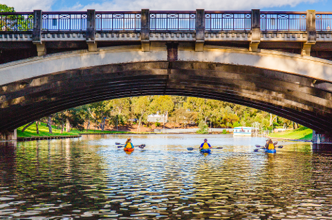 4_EA_Adelaide_City_Kayak