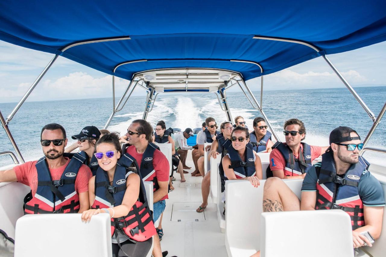 TAXI BOAT FROM MANUEL ANTONIO TO SANTA TERESA