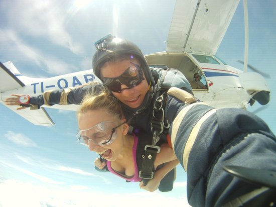 SKYDIVING TROPICAL EXPERIENCE