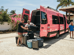 MYPINKBUS SHUTTLE FROM JACO TO MA 