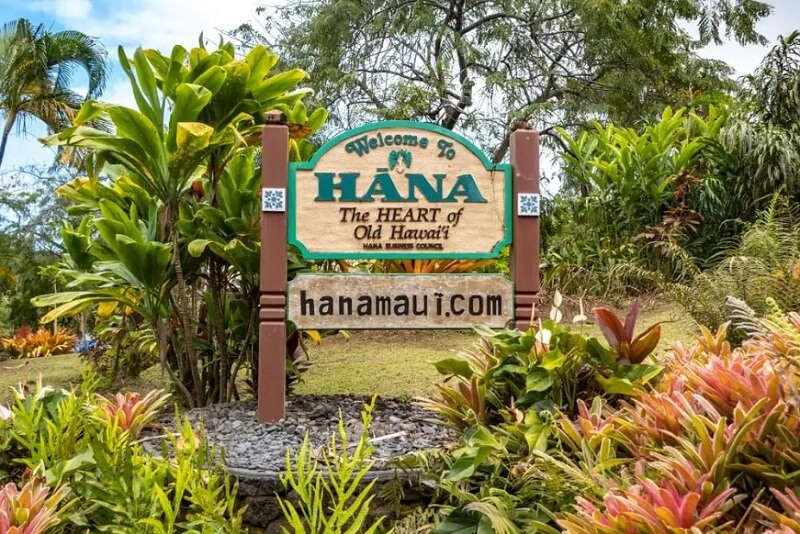 Updated - Aloha Sunshine Tours - Oahu to Kahului-Maui: Road to Hana Deluxe Rainforest and Waterfall Experience (21W)