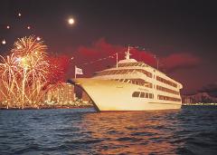 Star Of Honolulu - New Year's Eve Celebration Dinner Show & Fireworks