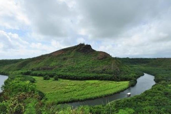 FH Roberts Hawaii - Oahu to Kauai: Waimea Canyon & Fern Grotto Tour (One Day Flyaway Tour)