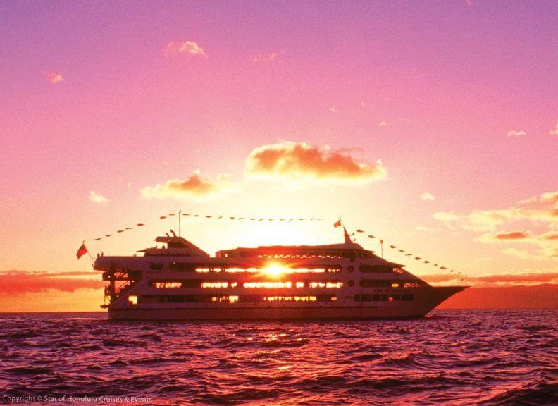 Updated - Star of Honolulu - Oahu: Three Star Sunset Dinner & Show