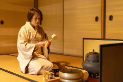 Strolling through Yamanaka Onsen and Tea Ceremony Experience at Mugen-an Samurai Villa
