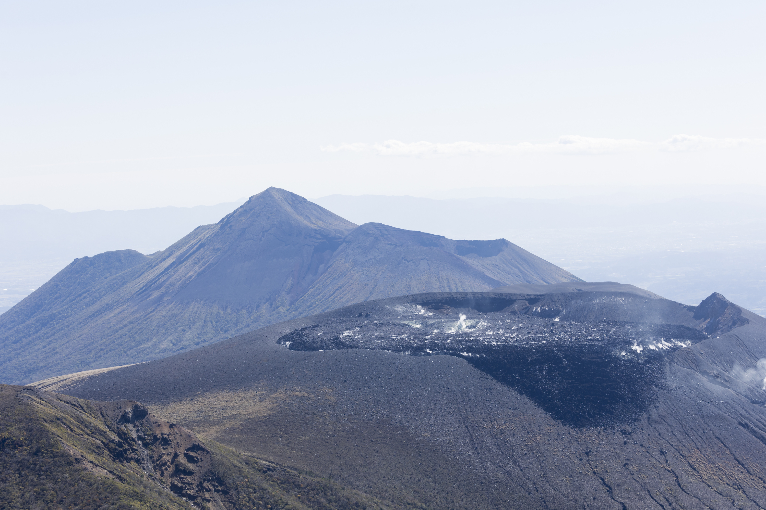 活火山の火口と霧島連山を一望！ジオガイドと行く韓国岳SPECIALトレッキングツアー