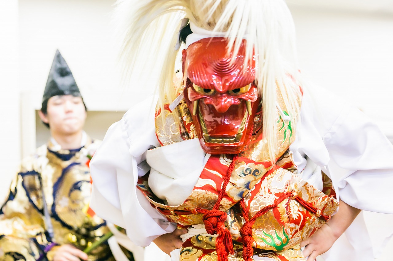 【“鬼”すごい!】伝統ある「豊前神楽」観賞&演者との交流をセットで楽しむ