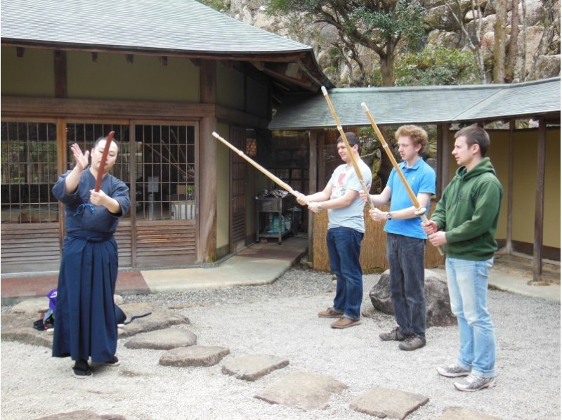 ＜世界遺産・宮島最古の寺院＞「書道」と「剣道」の日本文化体験プラン （武士飯ランチ付き）