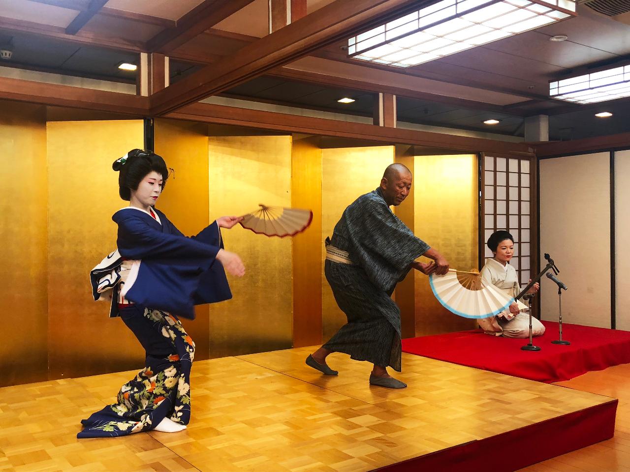 Asakusa Geisha Performance with Buffet Meal (Summer Only)